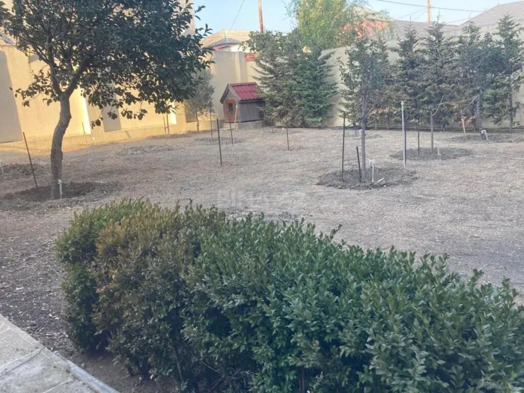 Satılır 5 otaqlı həyət evi 330 m²