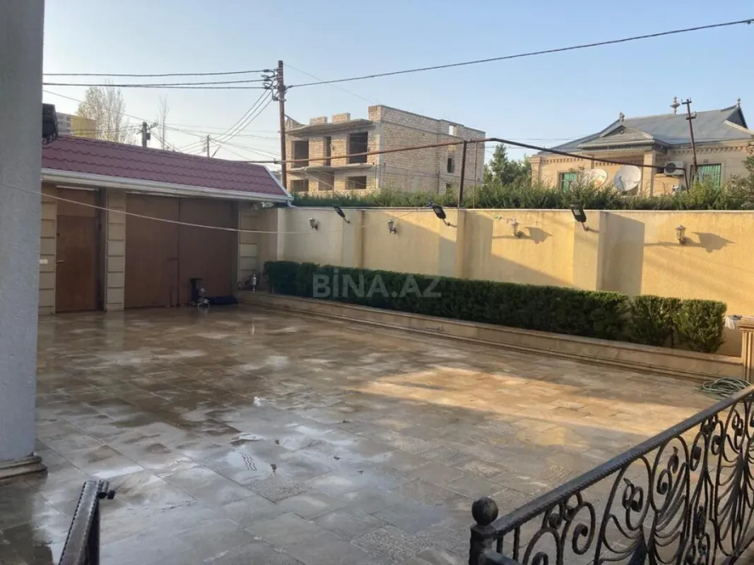 Satılır 5 otaqlı həyət evi 330 m²