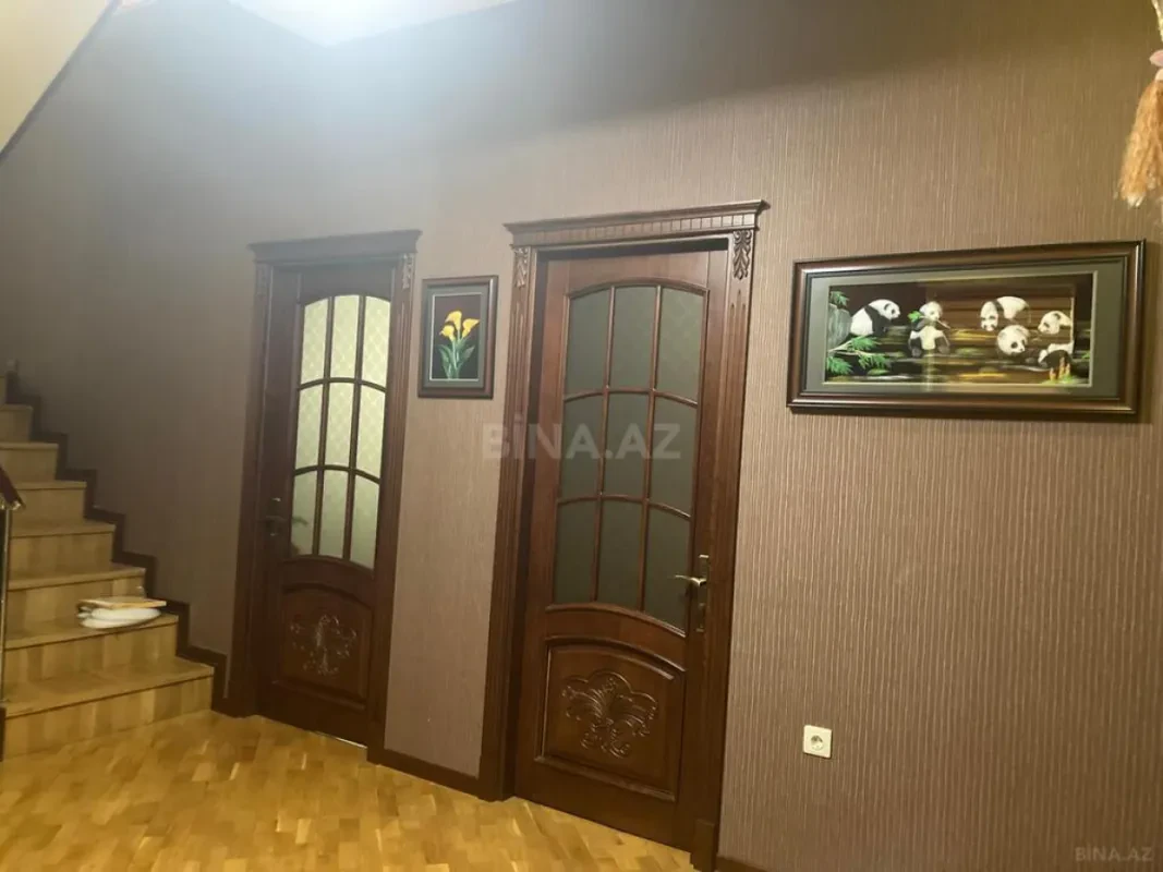 Satılır 5 otaqlı həyət evi 330 m²