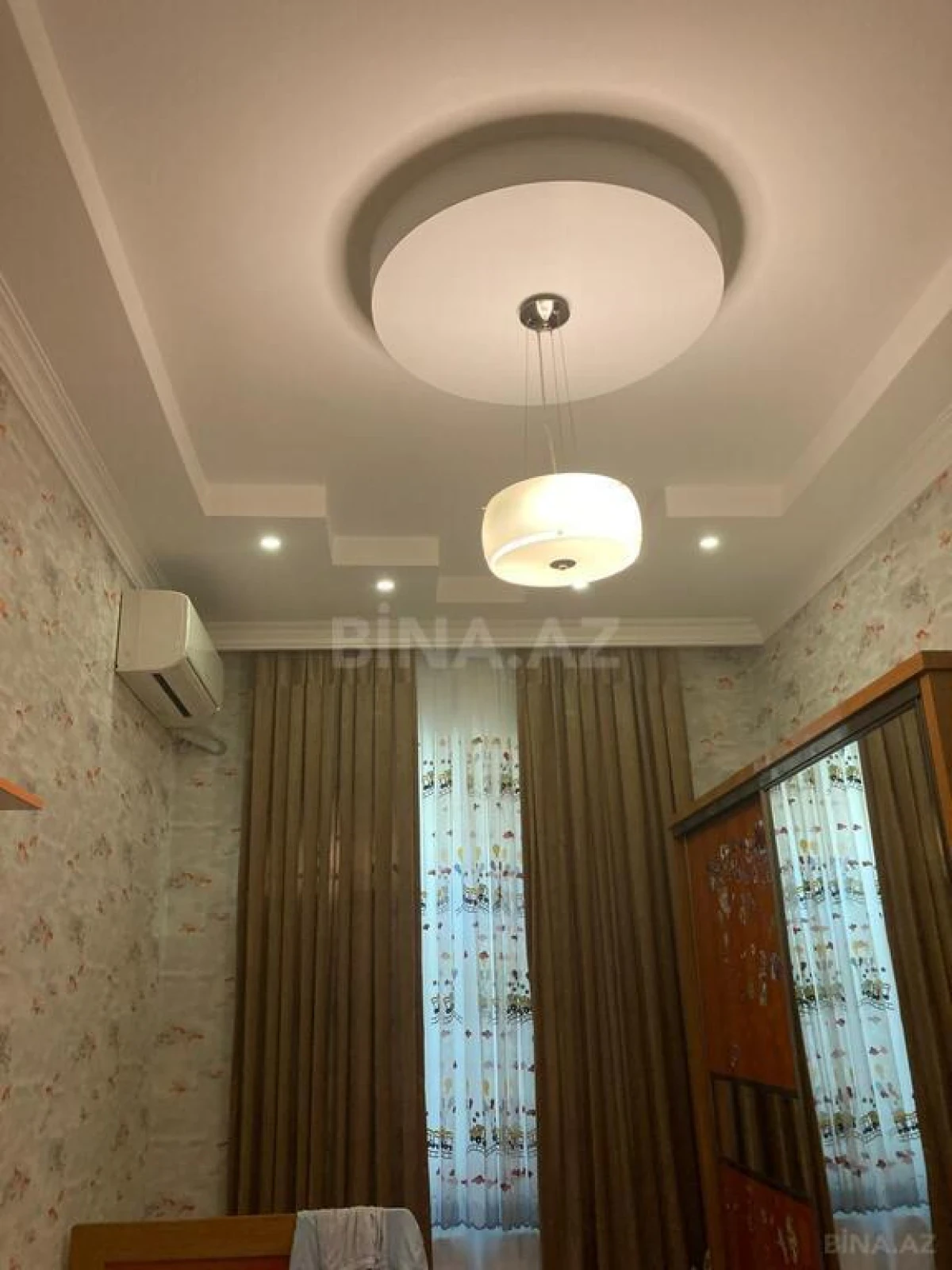Satılır 5 otaqlı həyət evi 330 m²