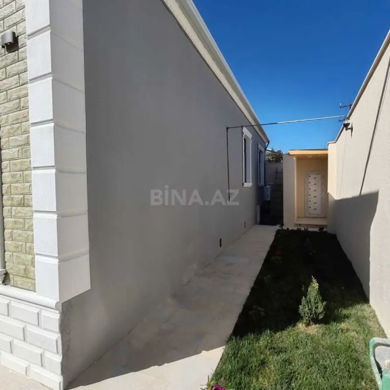 Satılır 4 otaqlı həyət evi 180 m²