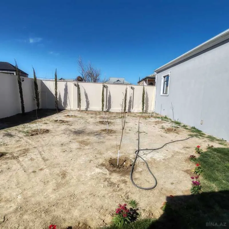 Satılır 4 otaqlı həyət evi 180 m²