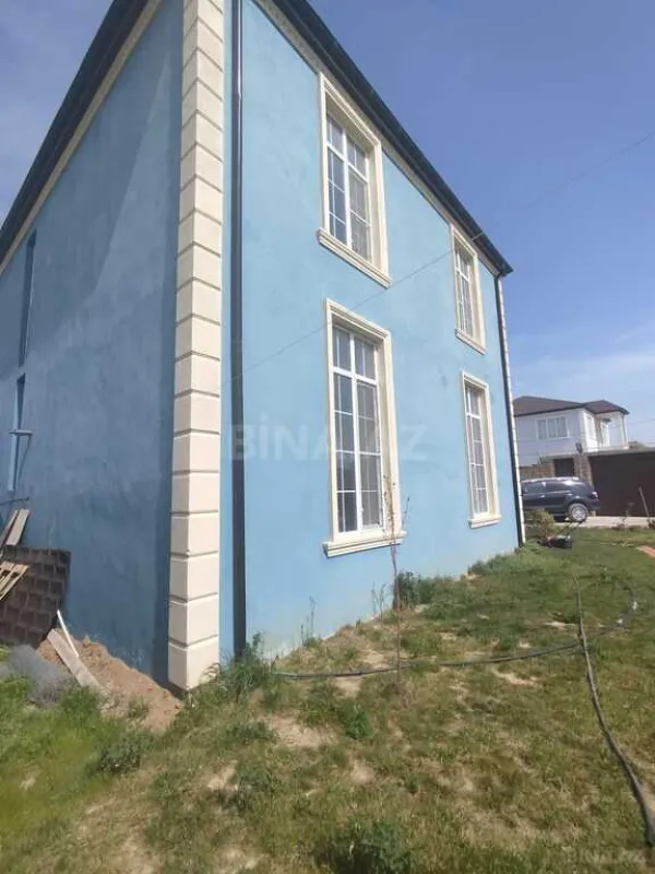 Satılır 5 otaqlı həyət evi 220 m²