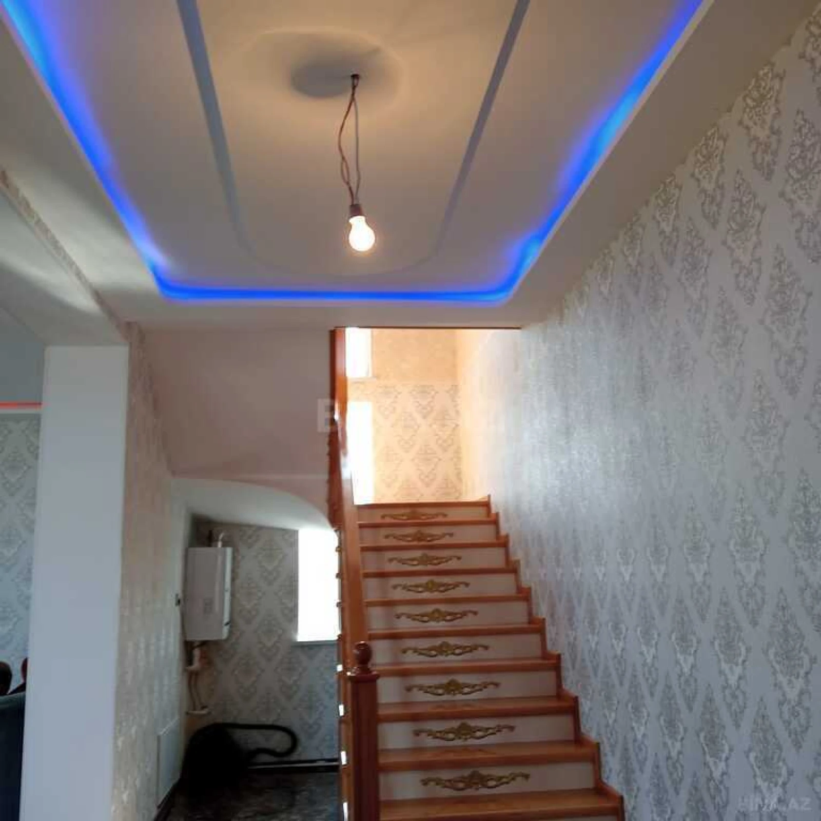 Satılır 5 otaqlı həyət evi 220 m²