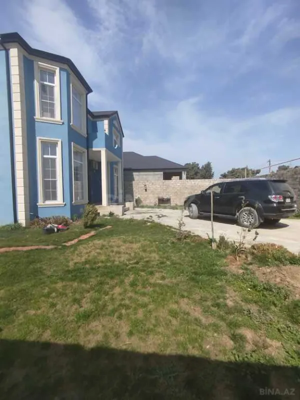 Satılır 5 otaqlı həyət evi 220 m²