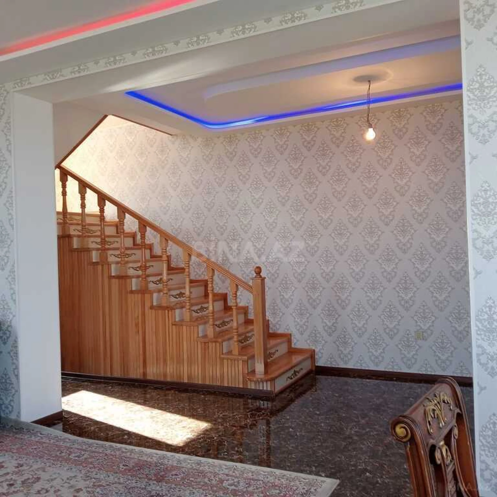 Satılır 5 otaqlı həyət evi 220 m²
