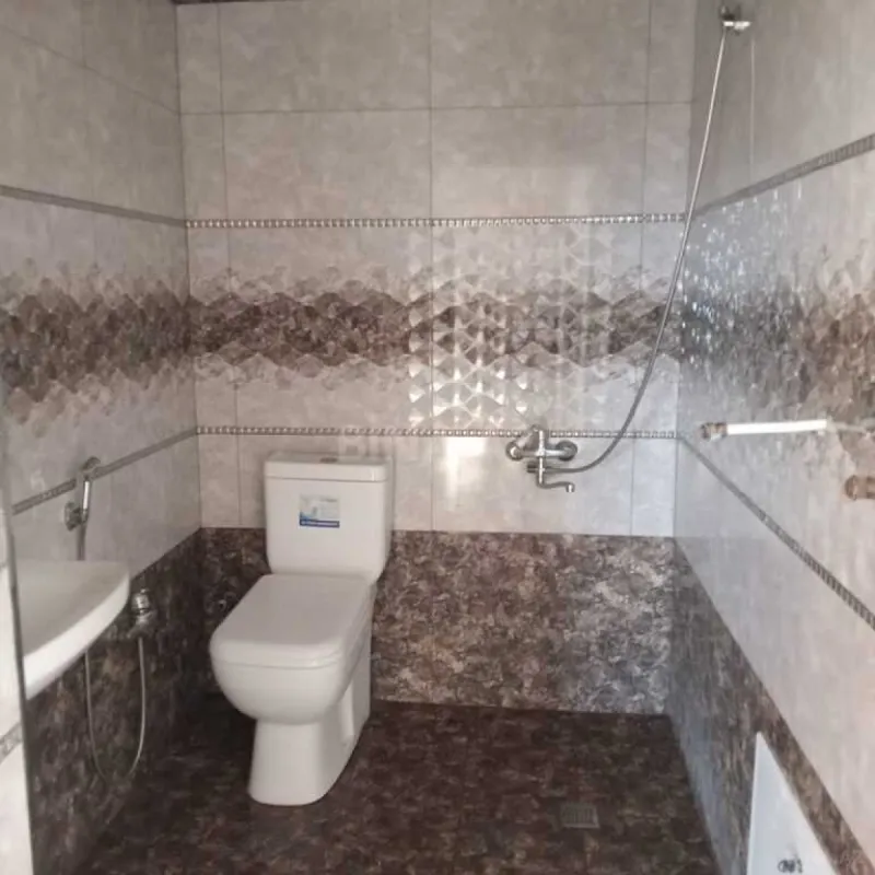Satılır 5 otaqlı həyət evi 220 m²
