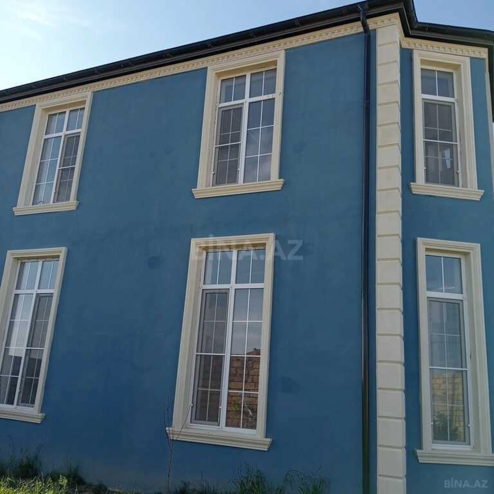 Satılır 5 otaqlı həyət evi 220 m²