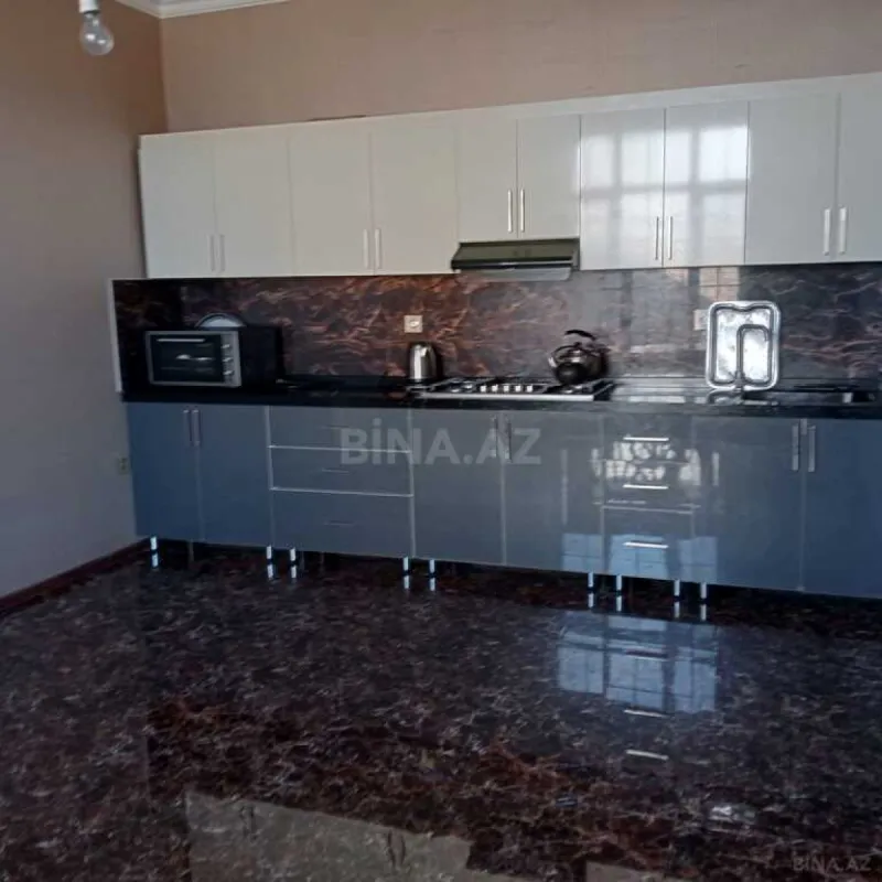 Satılır 5 otaqlı həyət evi 220 m²