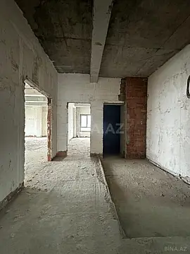 Satılır 5 otaqlı mənzil 324 m²