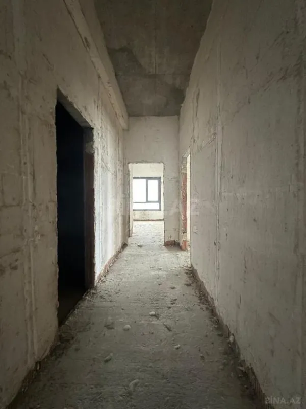 Satılır 5 otaqlı mənzil 324 m²