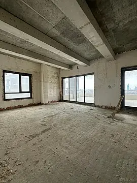 Satılır 5 otaqlı mənzil 324 m²