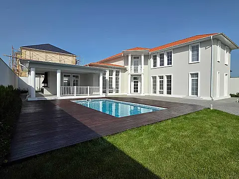 Satılır 7 otaqlı həyət evi 350 m² — Bakı, Buzovna 7 otaq 350.00 m²