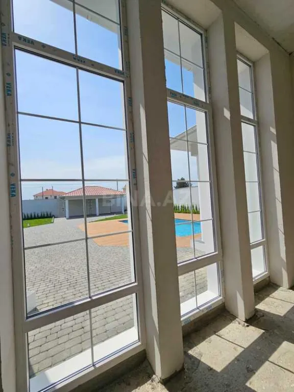Satılır 7 otaqlı həyət evi 350 m²