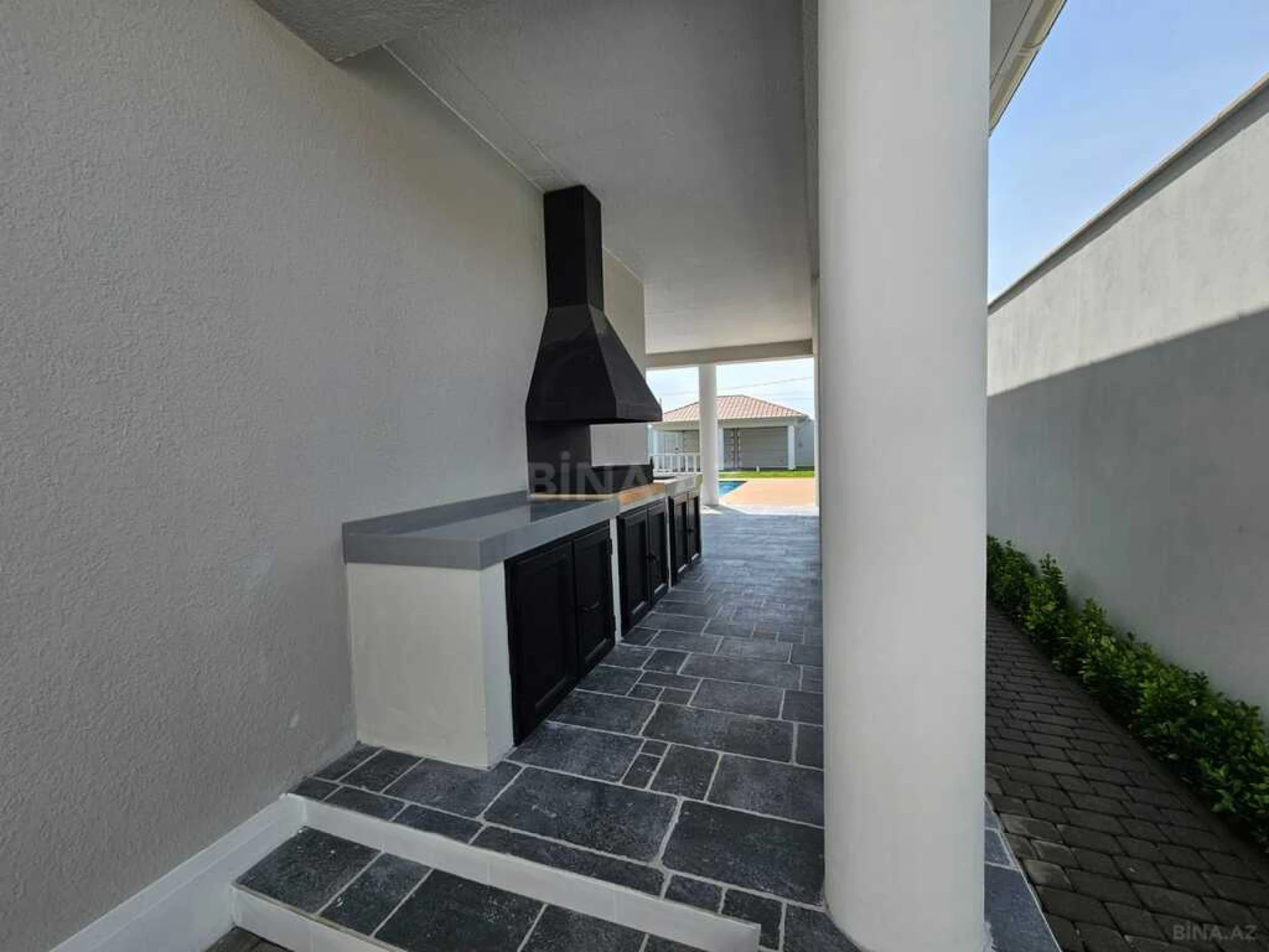 Satılır 7 otaqlı həyət evi 350 m²