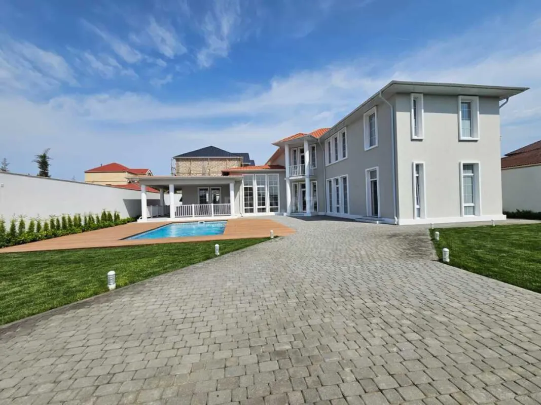 Satılır 7 otaqlı həyət evi 350 m²