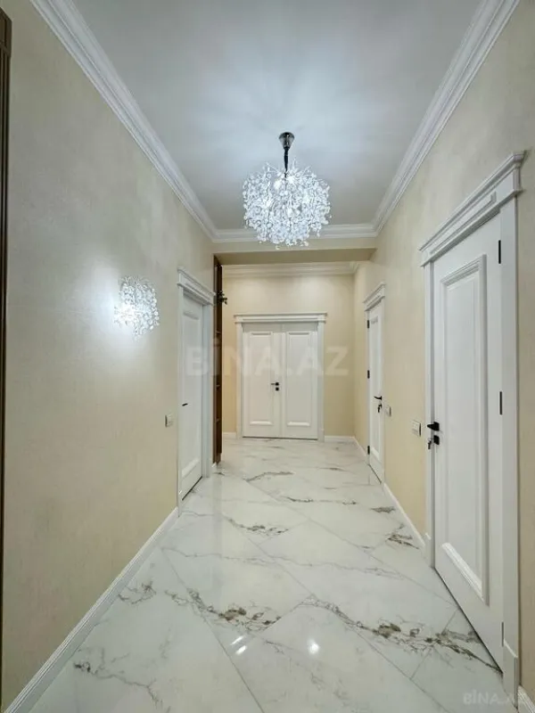 Satılır 3 otaqlı mənzil 120 m²