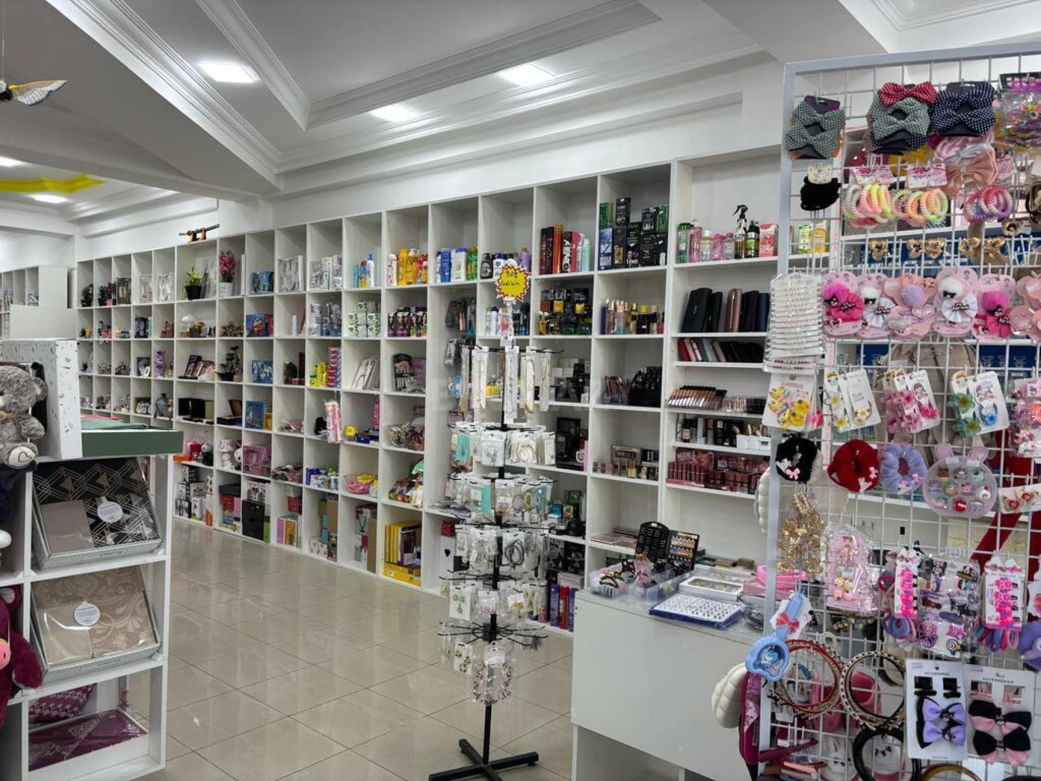 Satılır obyekt 130 m²