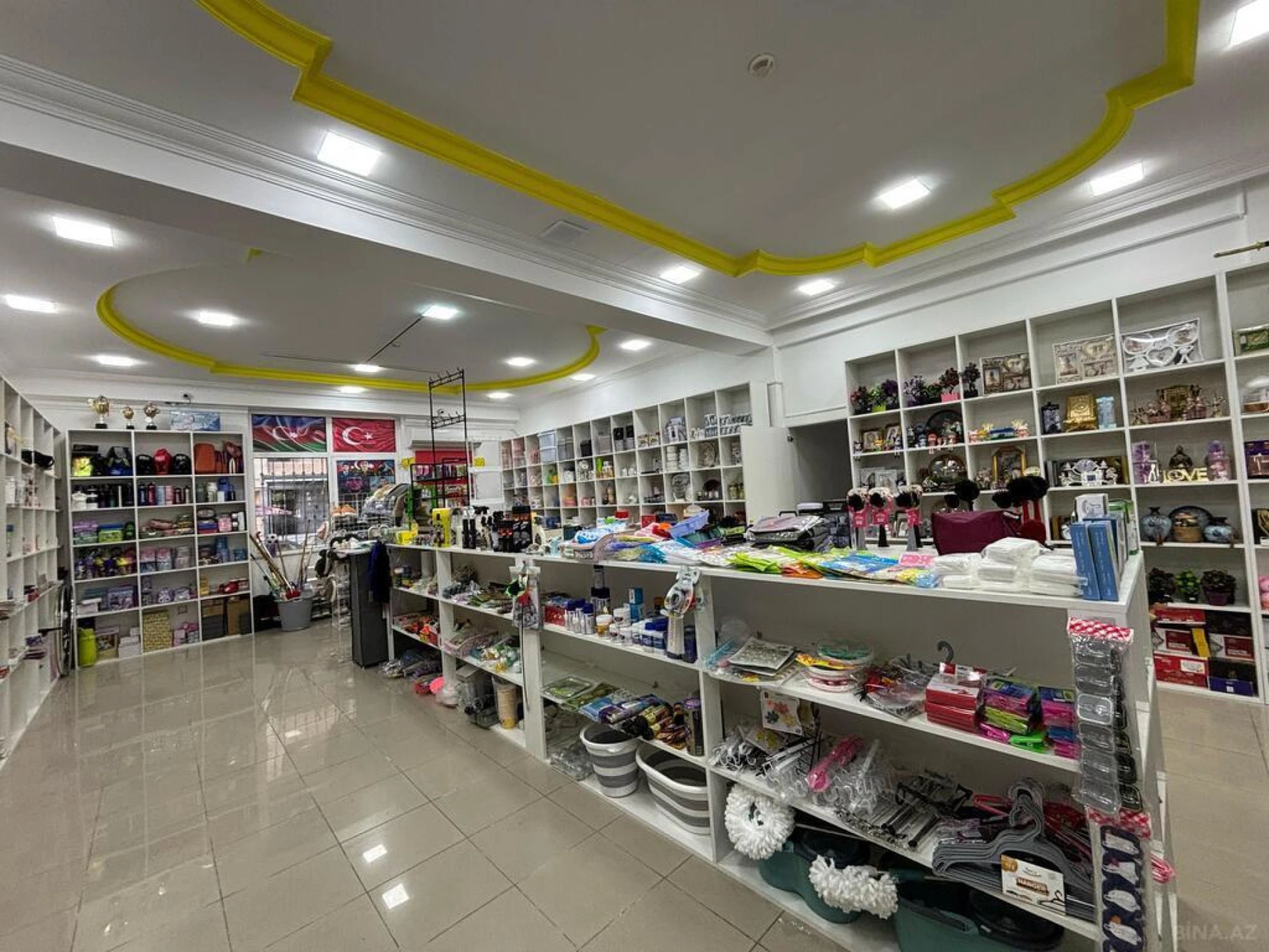 Satılır obyekt 130 m²