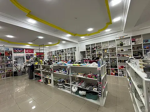 Satılır obyekt 130 m²