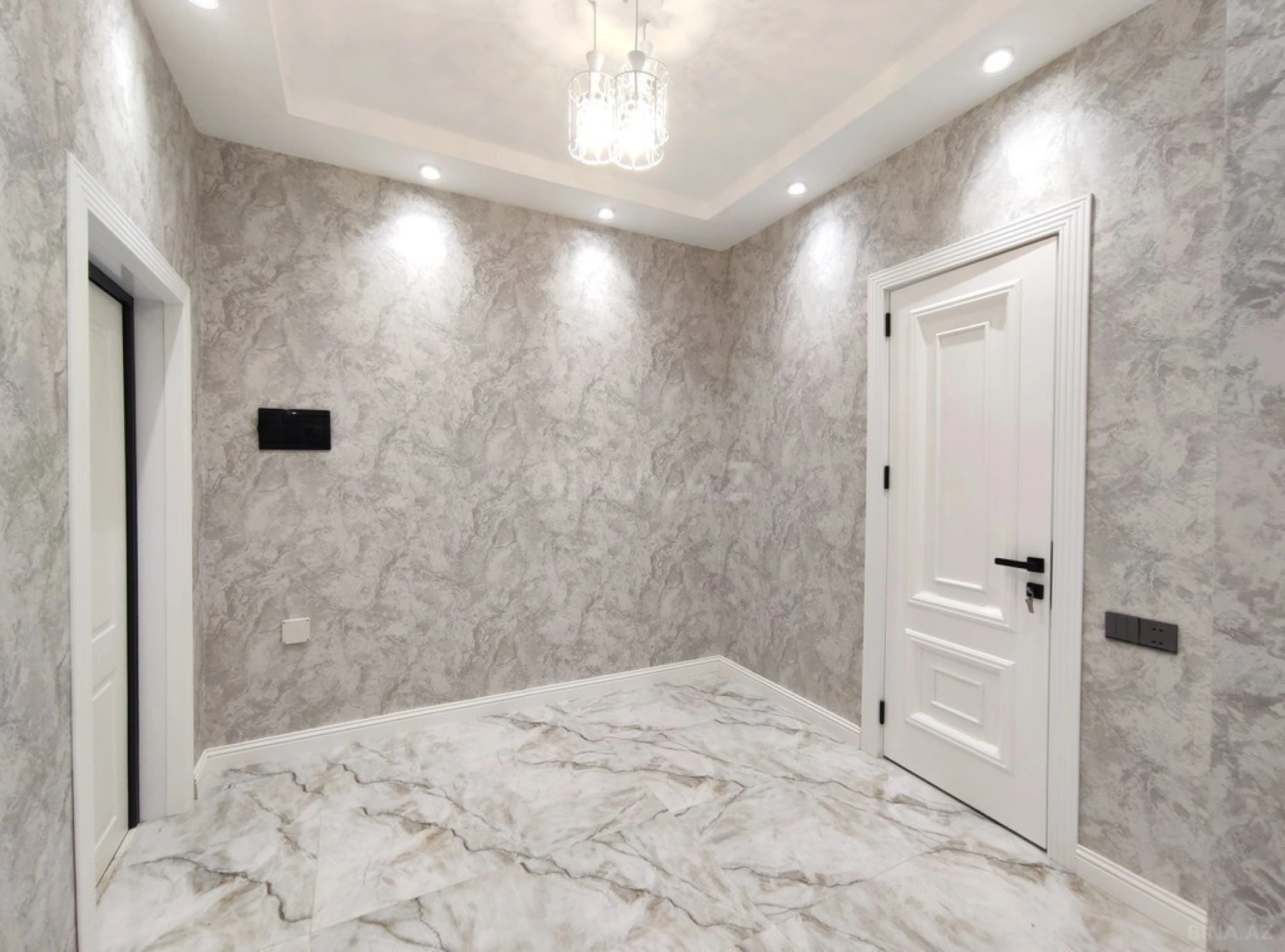 Satılır 2 otaqlı mənzil 69.5 m²