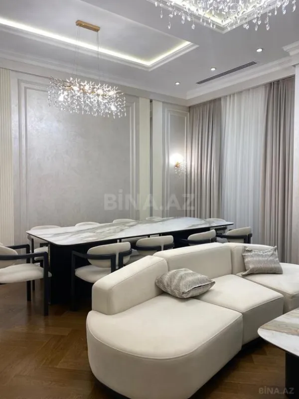 Kirayə verilir 4 otaqlı mənzil 168 m²