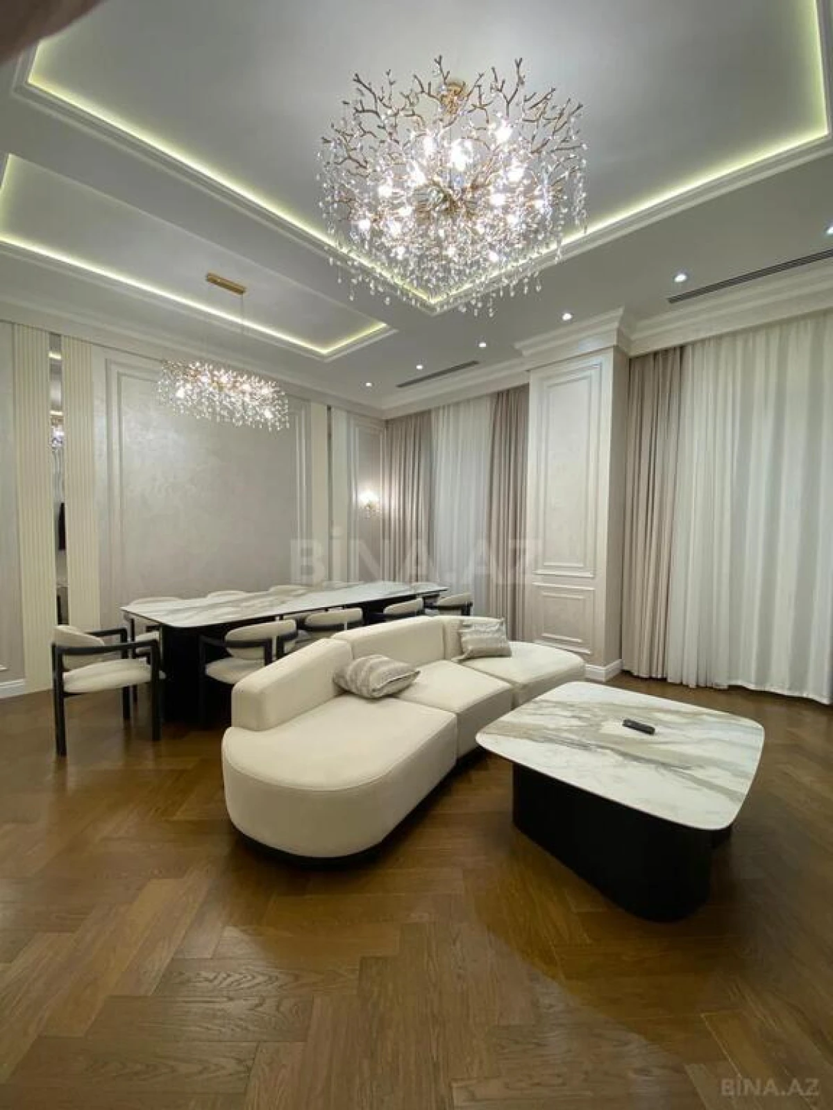 Kirayə verilir 4 otaqlı mənzil 168 m²