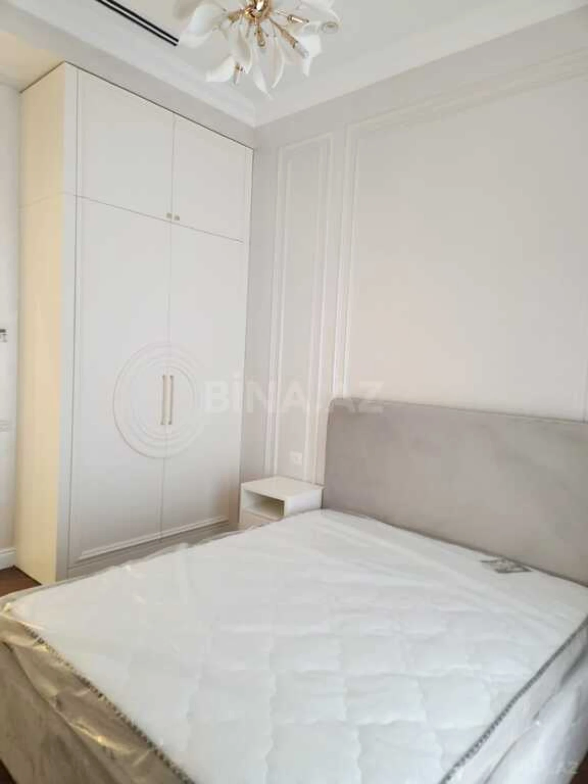 Kirayə verilir 4 otaqlı mənzil 168 m²