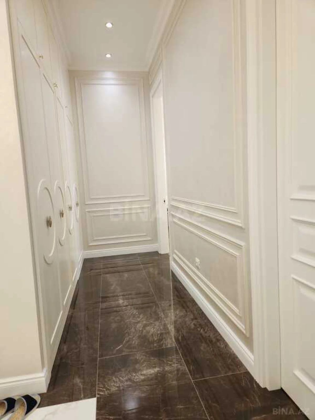 Kirayə verilir 4 otaqlı mənzil 168 m²