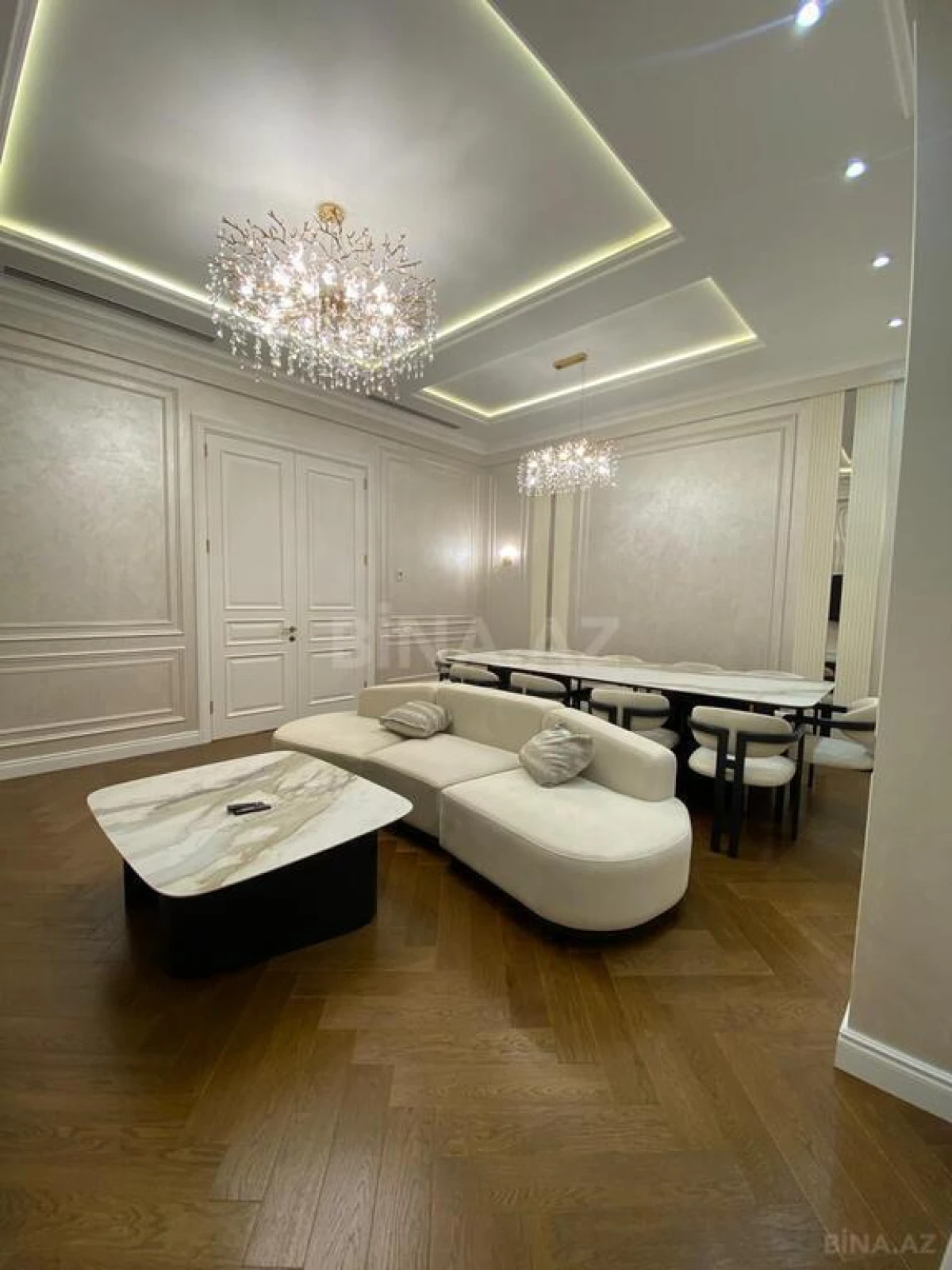 Kirayə verilir 4 otaqlı mənzil 168 m²