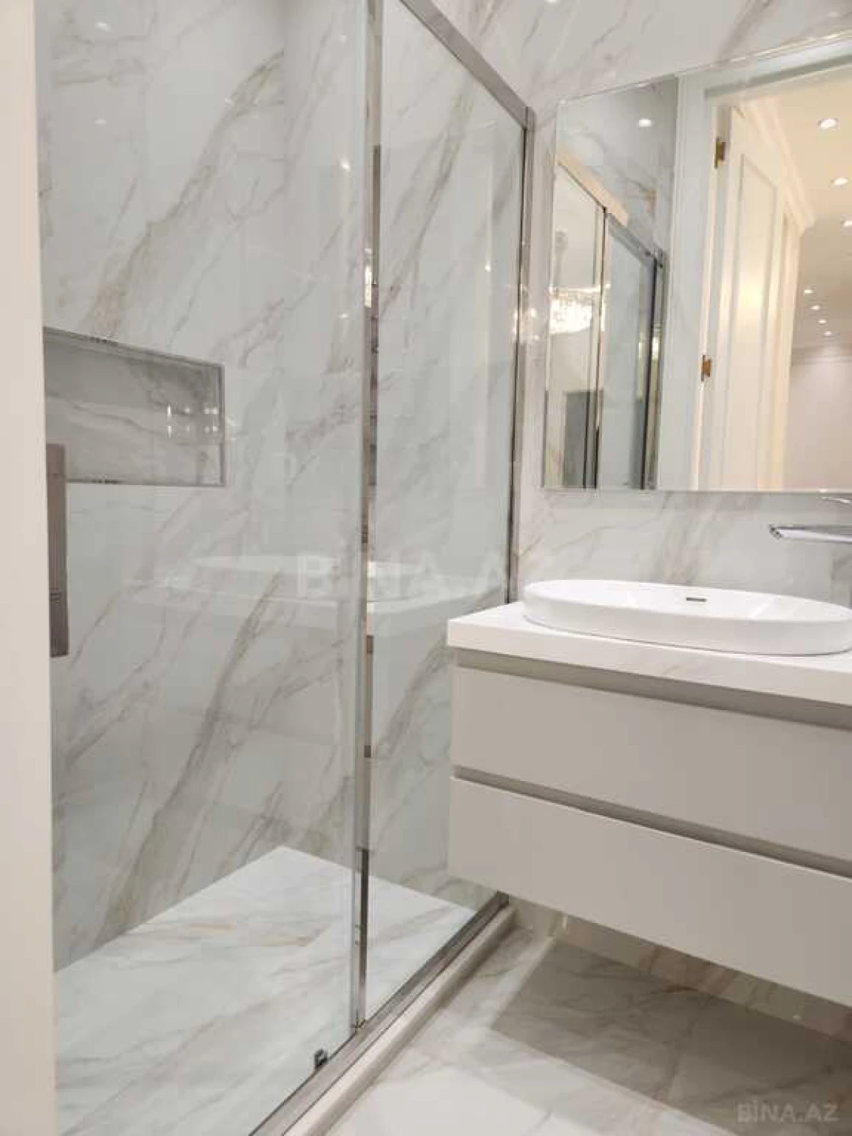 Kirayə verilir 4 otaqlı mənzil 168 m²