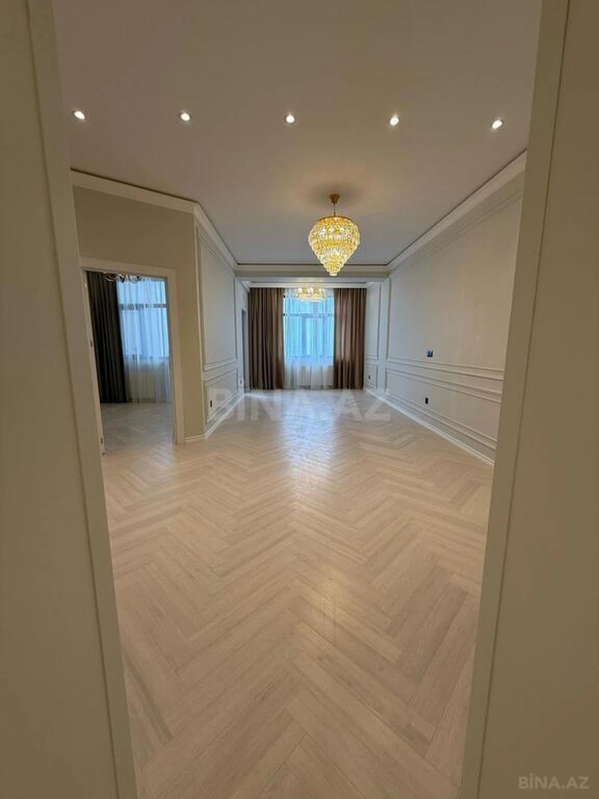 Satılır 2 otaqlı mənzil 77.2 m²