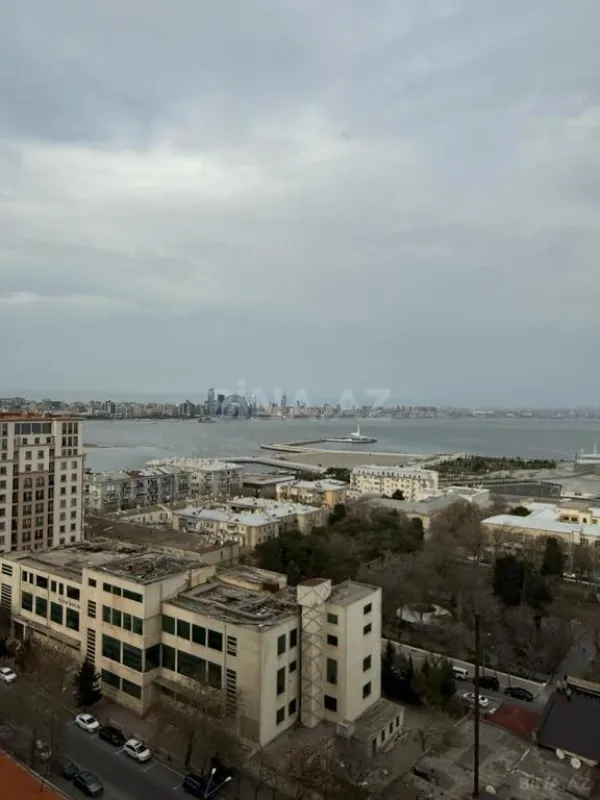 Satılır 2 otaqlı mənzil 77.2 m²