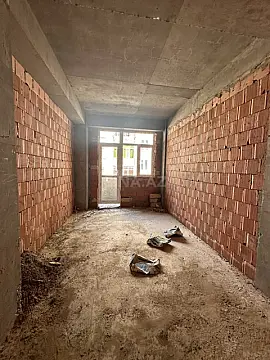 Satılır 1 otaqlı mənzil 57 m²