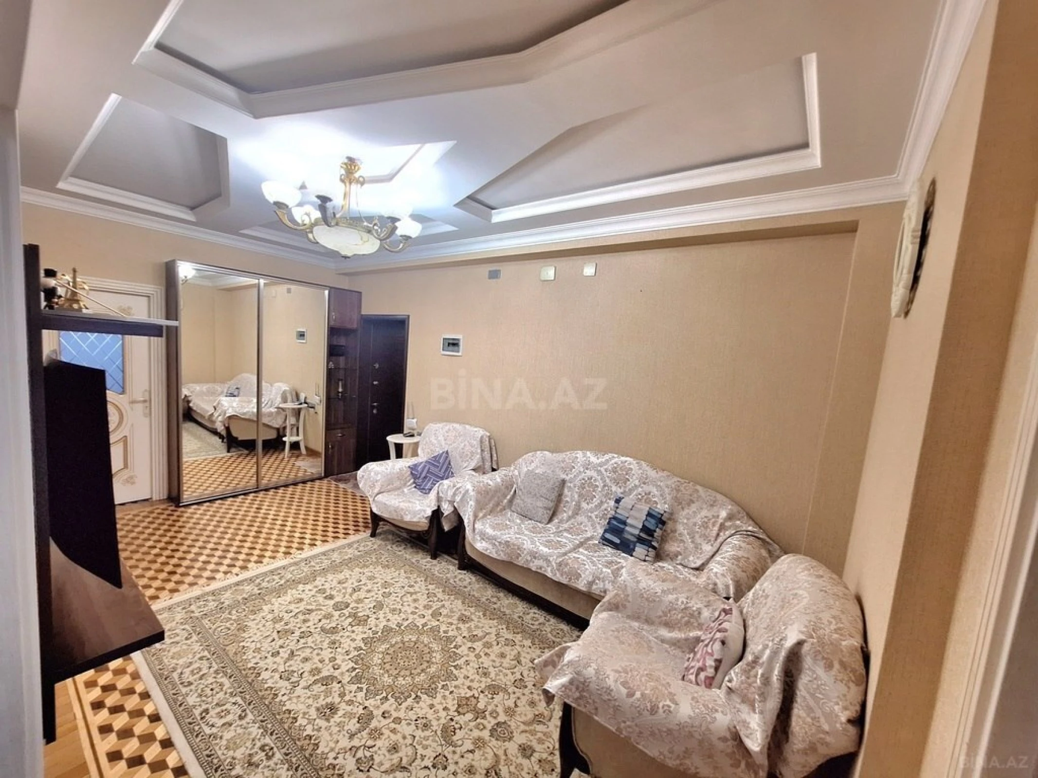 Satılır 3 otaqlı mənzil 107 m²