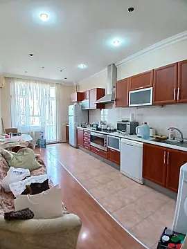 Satılır 4 otaqlı mənzil 220 m²