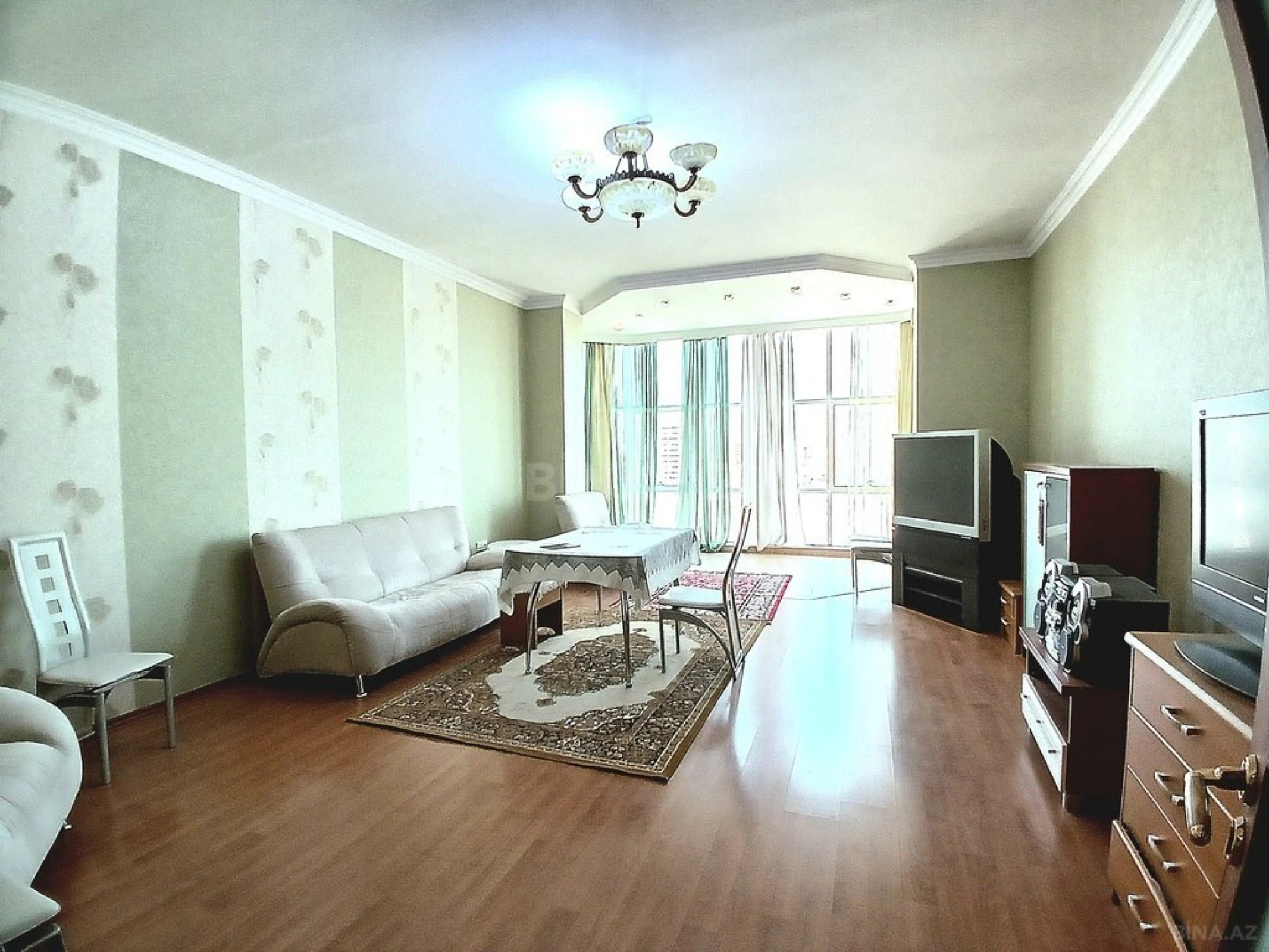 Satılır 4 otaqlı mənzil 220 m²