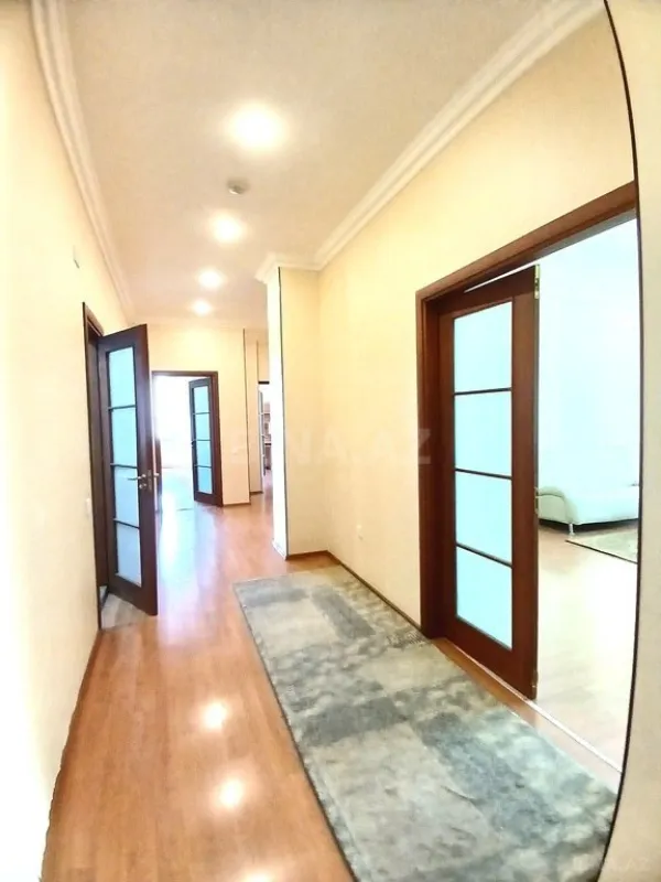 Satılır 4 otaqlı mənzil 220 m²