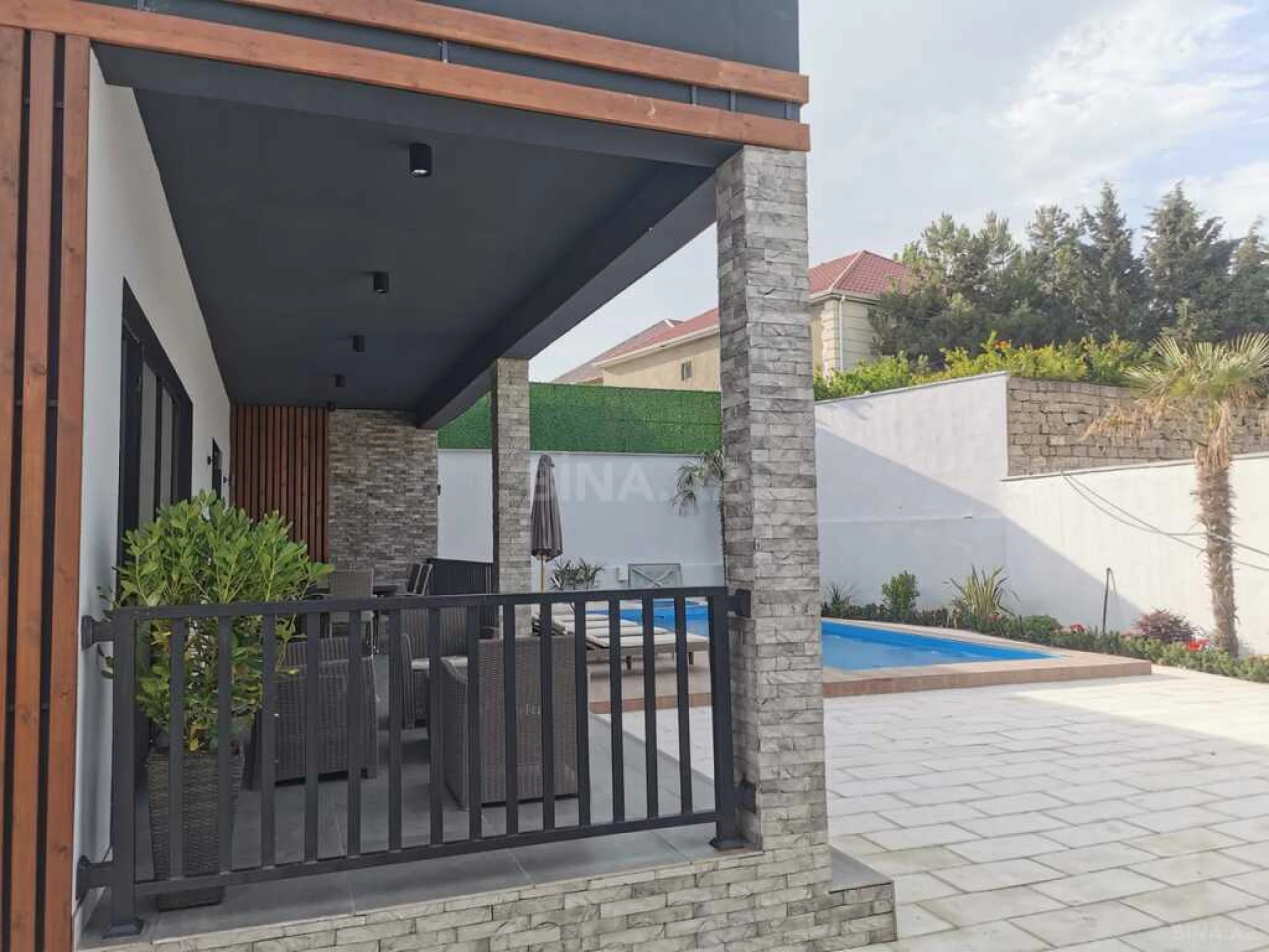 Kirayə verilir 5 otaqlı həyət evi 180 m²