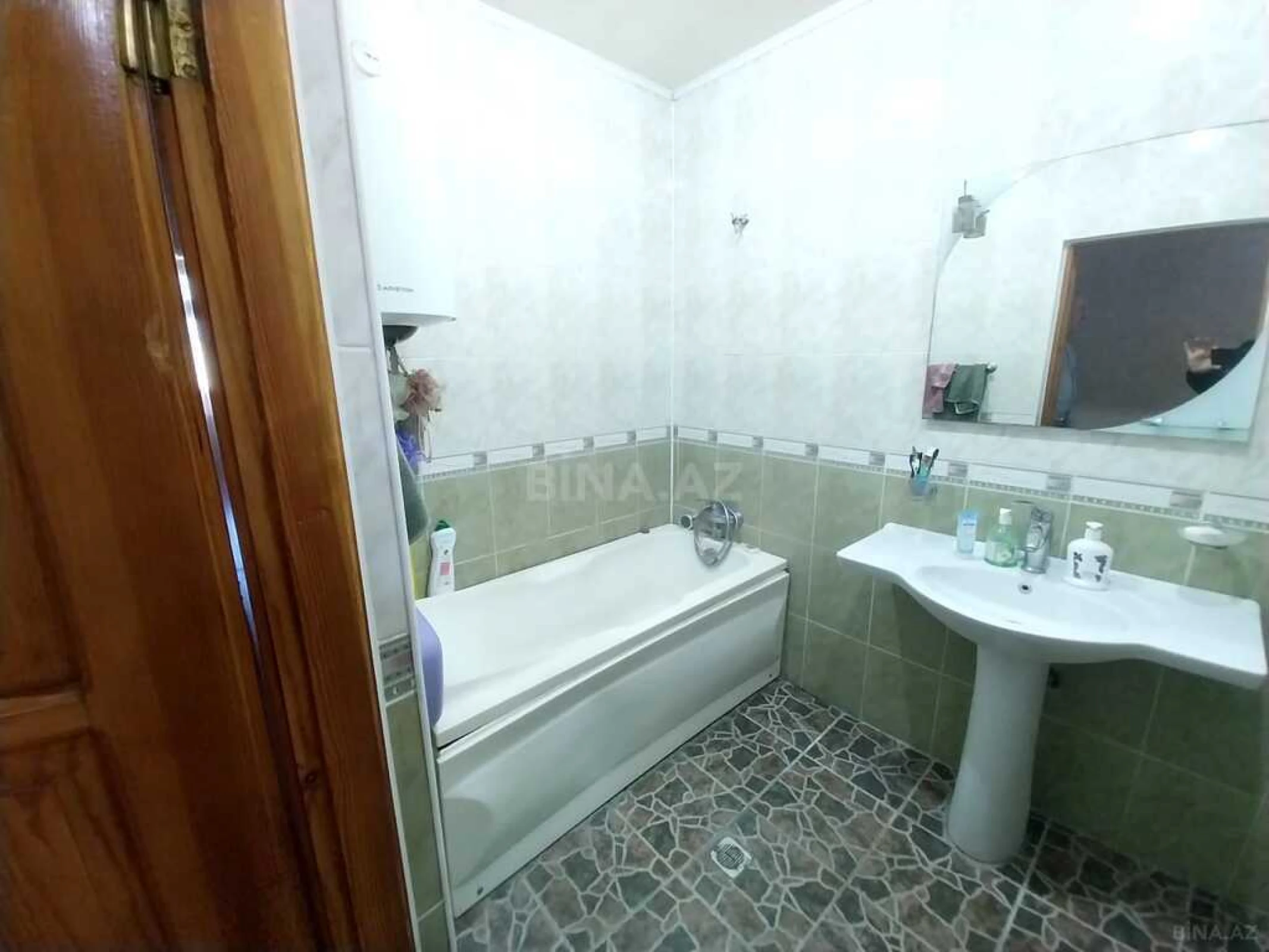 Satılır 3 otaqlı mənzil 100 m²
