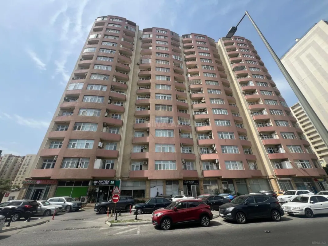 Satılır 3 otaqlı mənzil 140 m²