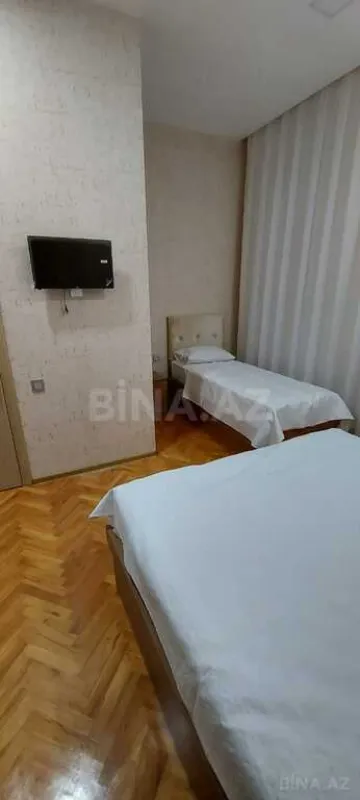 Satılır obyekt 240 m²