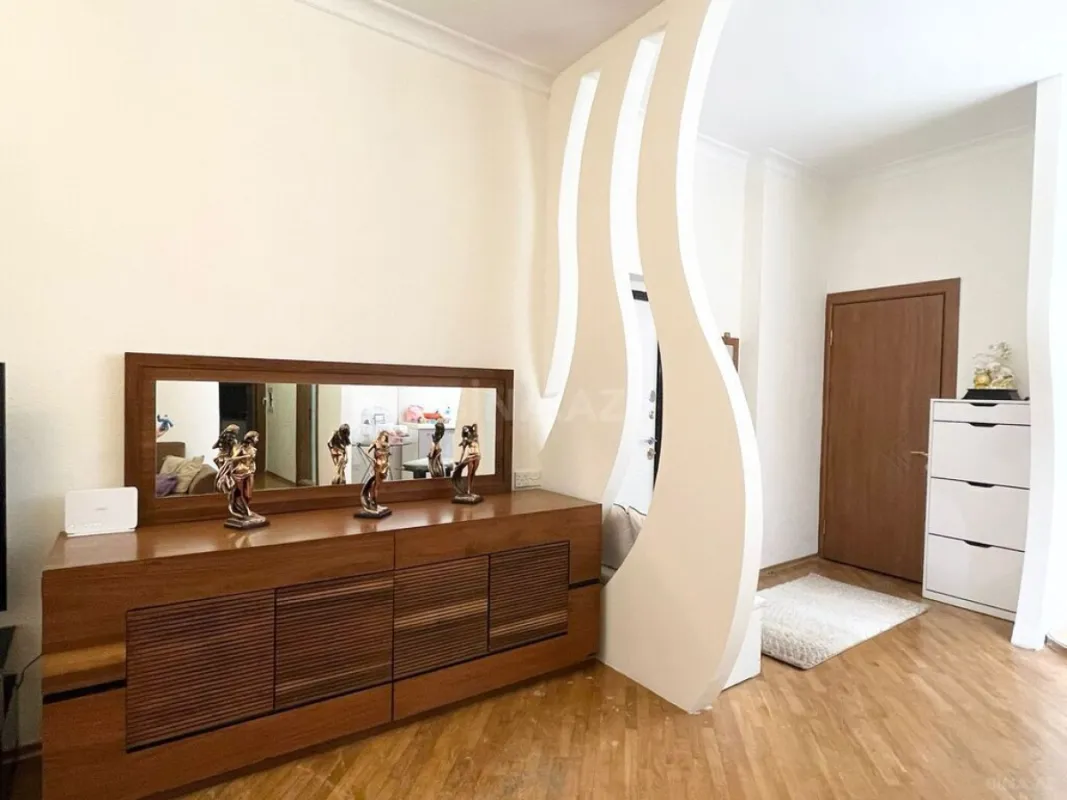 Satılır 2 otaqlı mənzil 70 m²