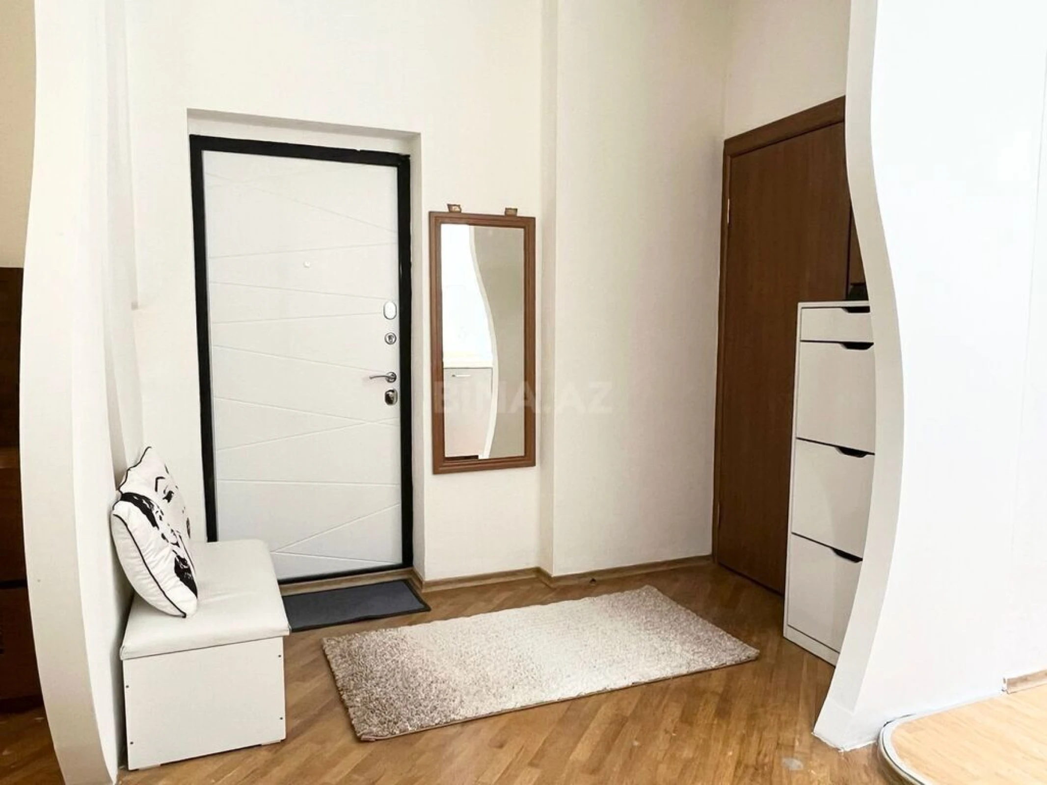Satılır 2 otaqlı mənzil 70 m²