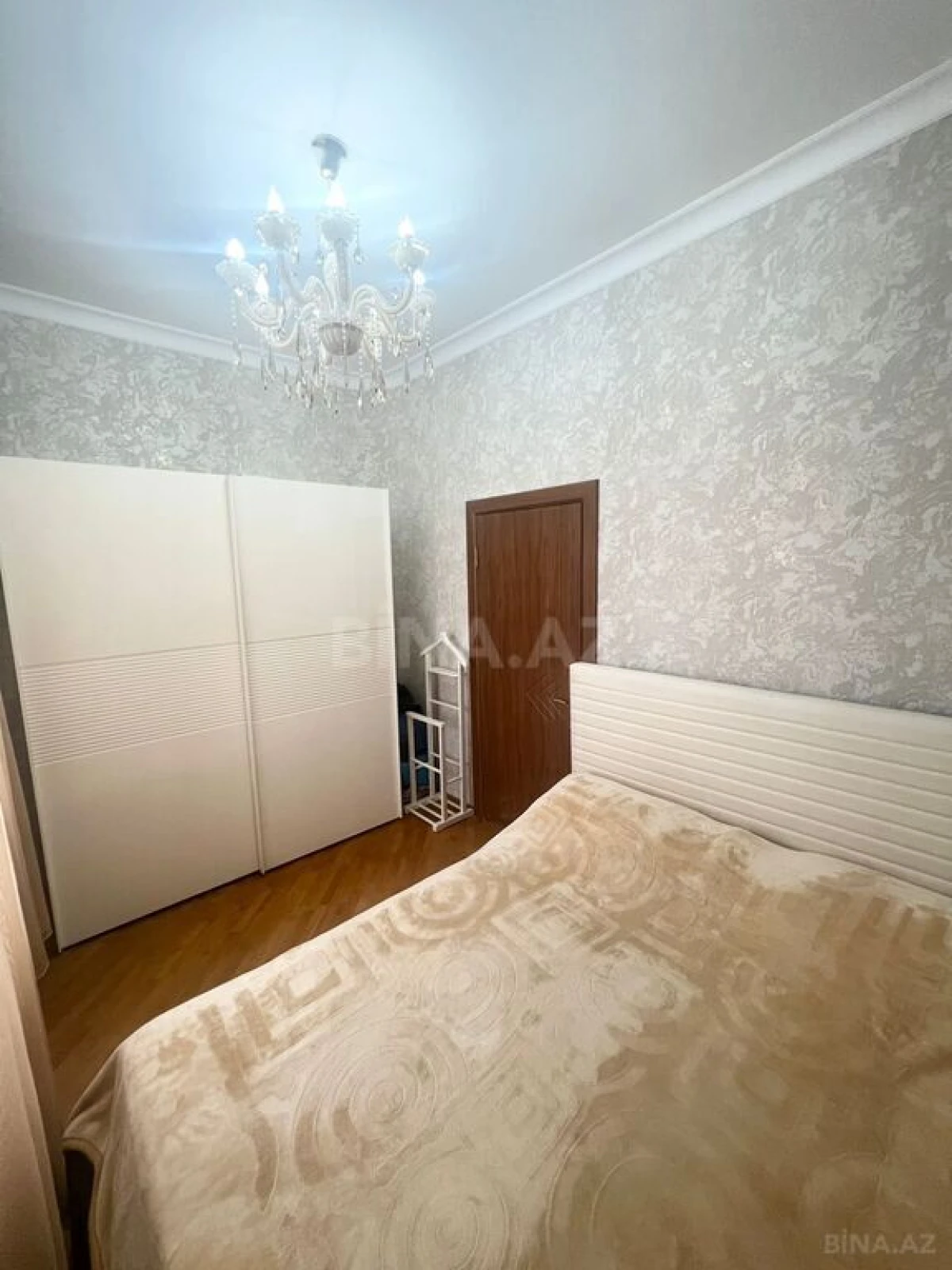 Satılır 2 otaqlı mənzil 70 m²