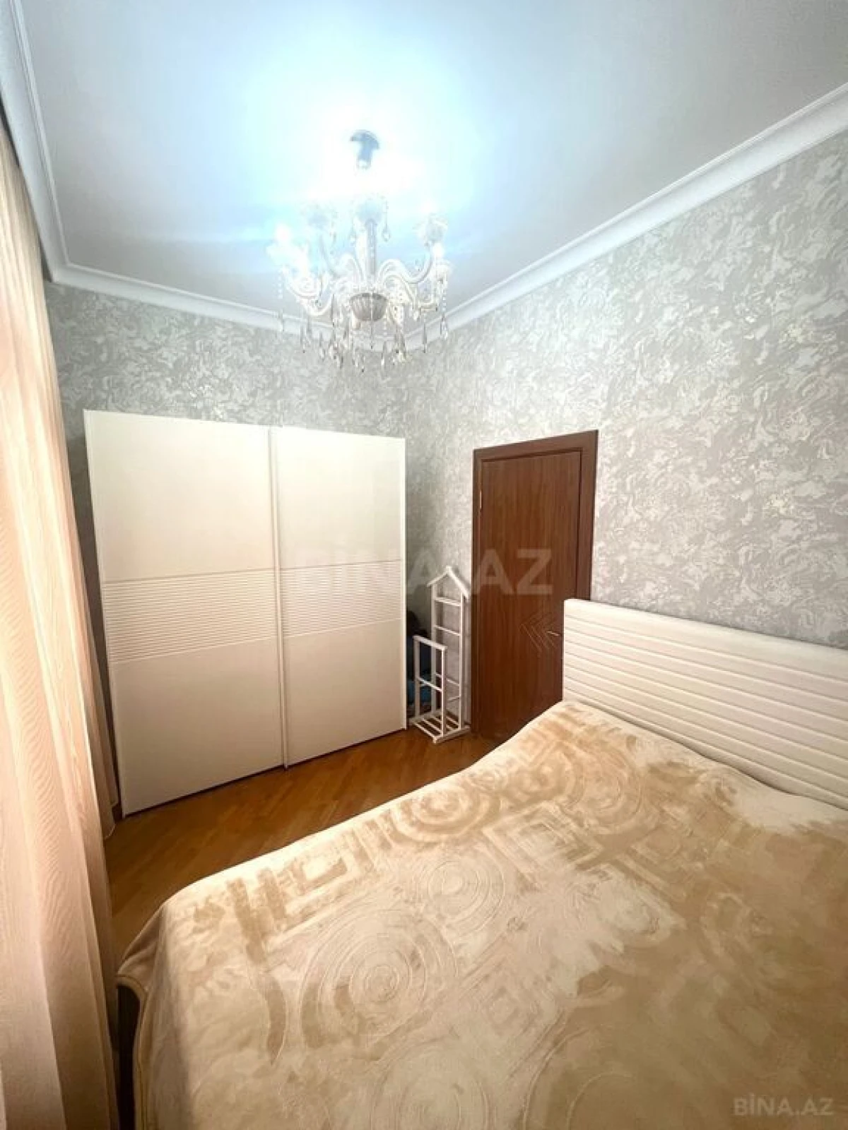 Satılır 2 otaqlı mənzil 70 m²