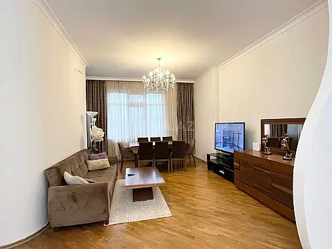 Satılır 2 otaqlı mənzil 70 m²