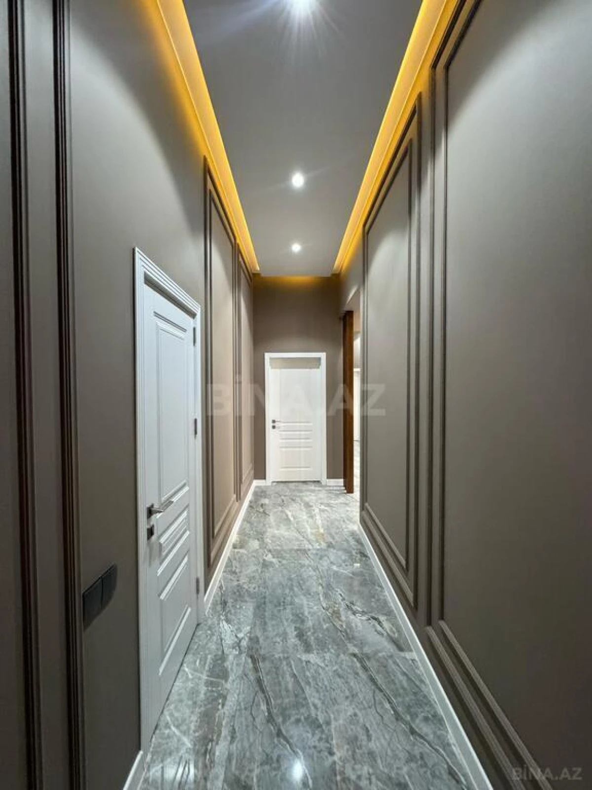 Satılır 5 otaqlı həyət evi 200 m²