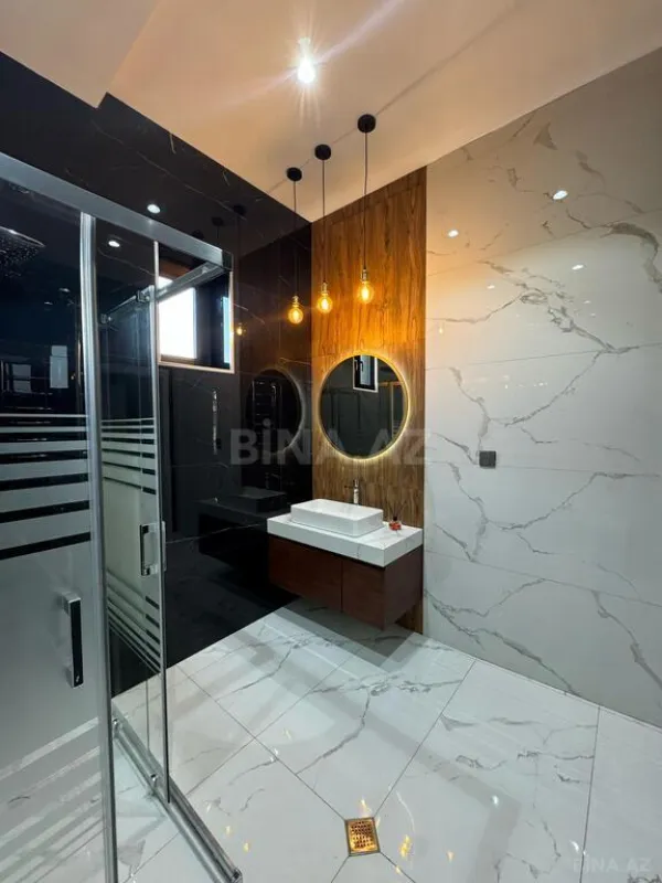 Satılır 5 otaqlı həyət evi 200 m²