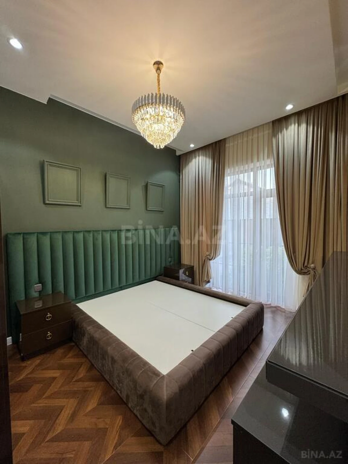 Satılır 5 otaqlı həyət evi 200 m²